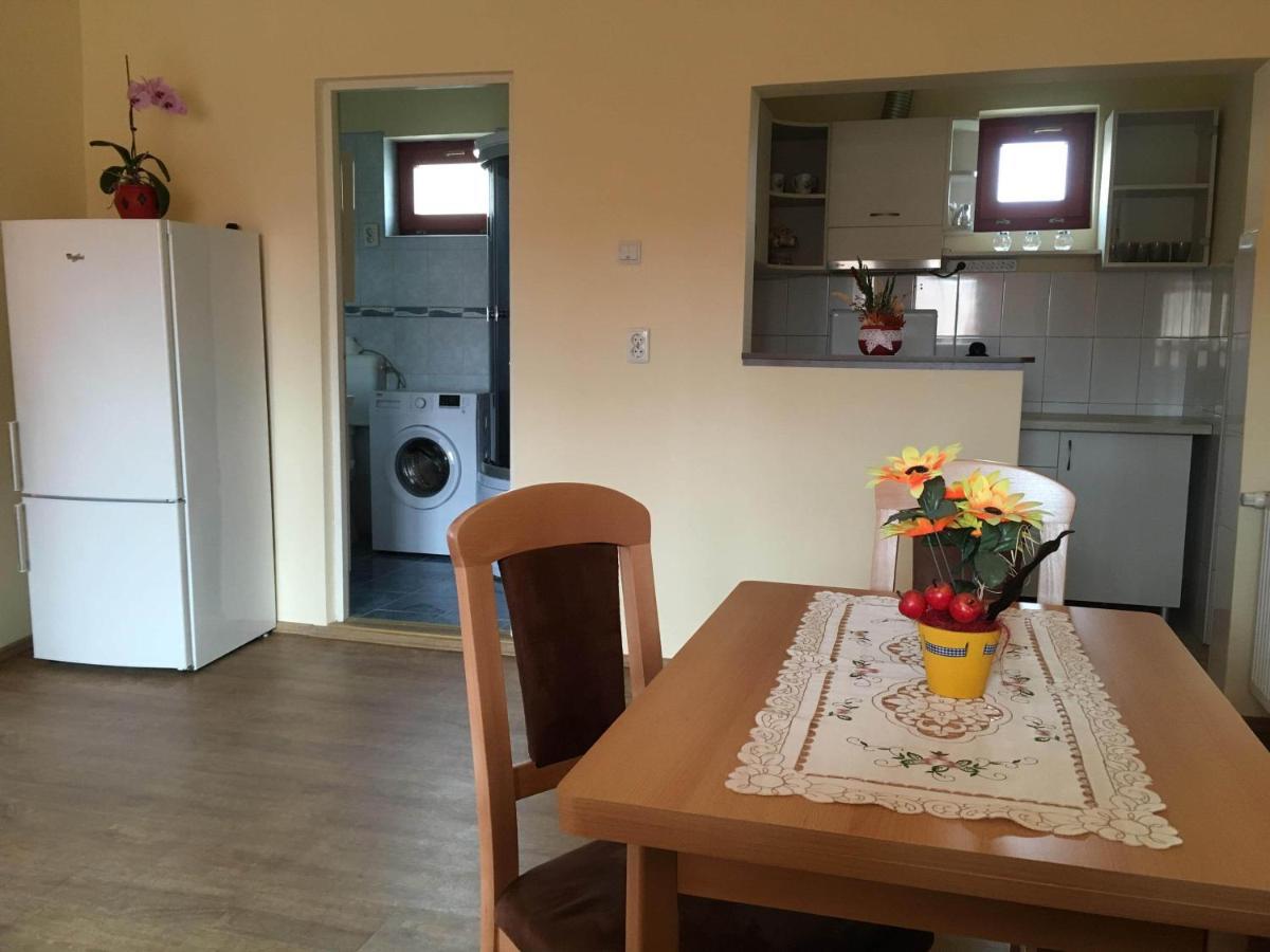 Ferienwohnung Bicsak Apartman Joseni Exterior foto
